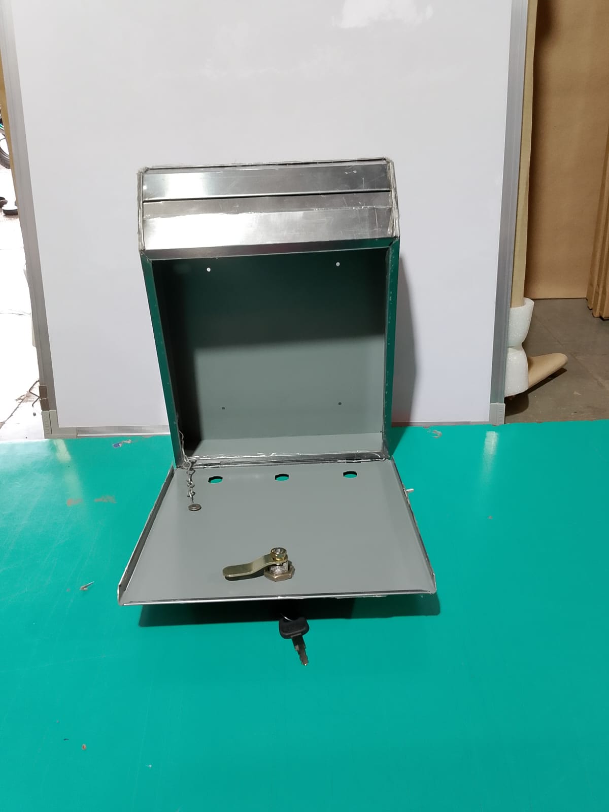 SUGGESTION BOX METAL